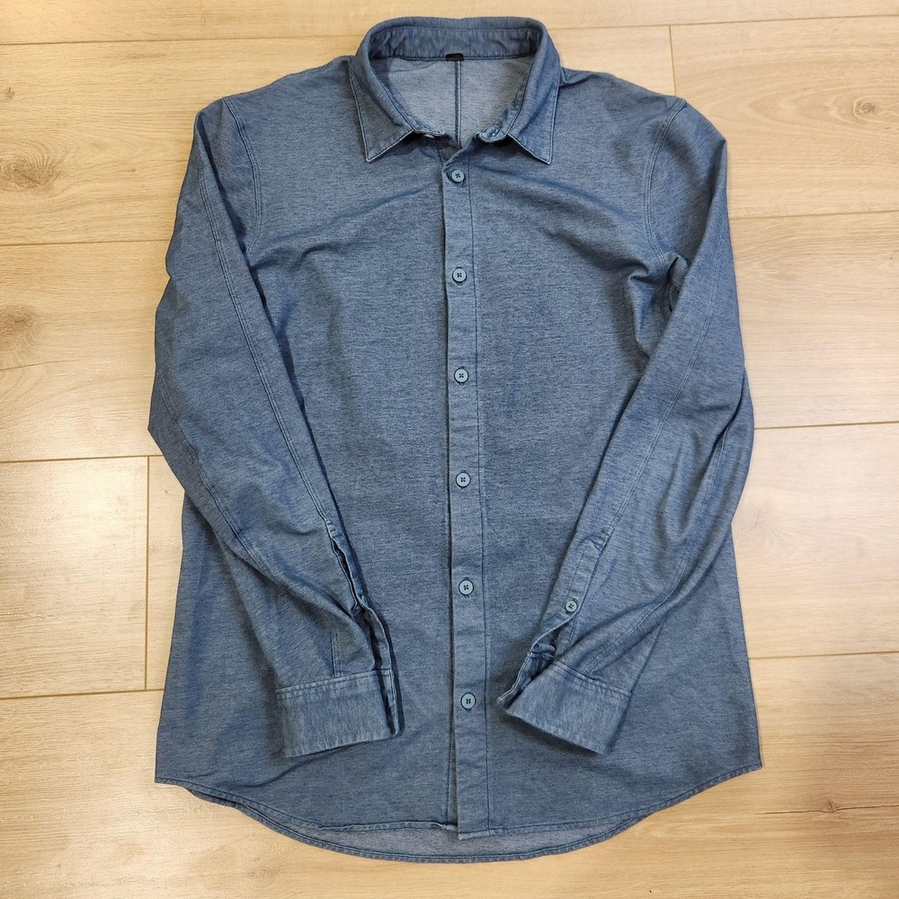 lululemon athletica Men's Long Sleeve Button-Down Shirt in Heathered Blue